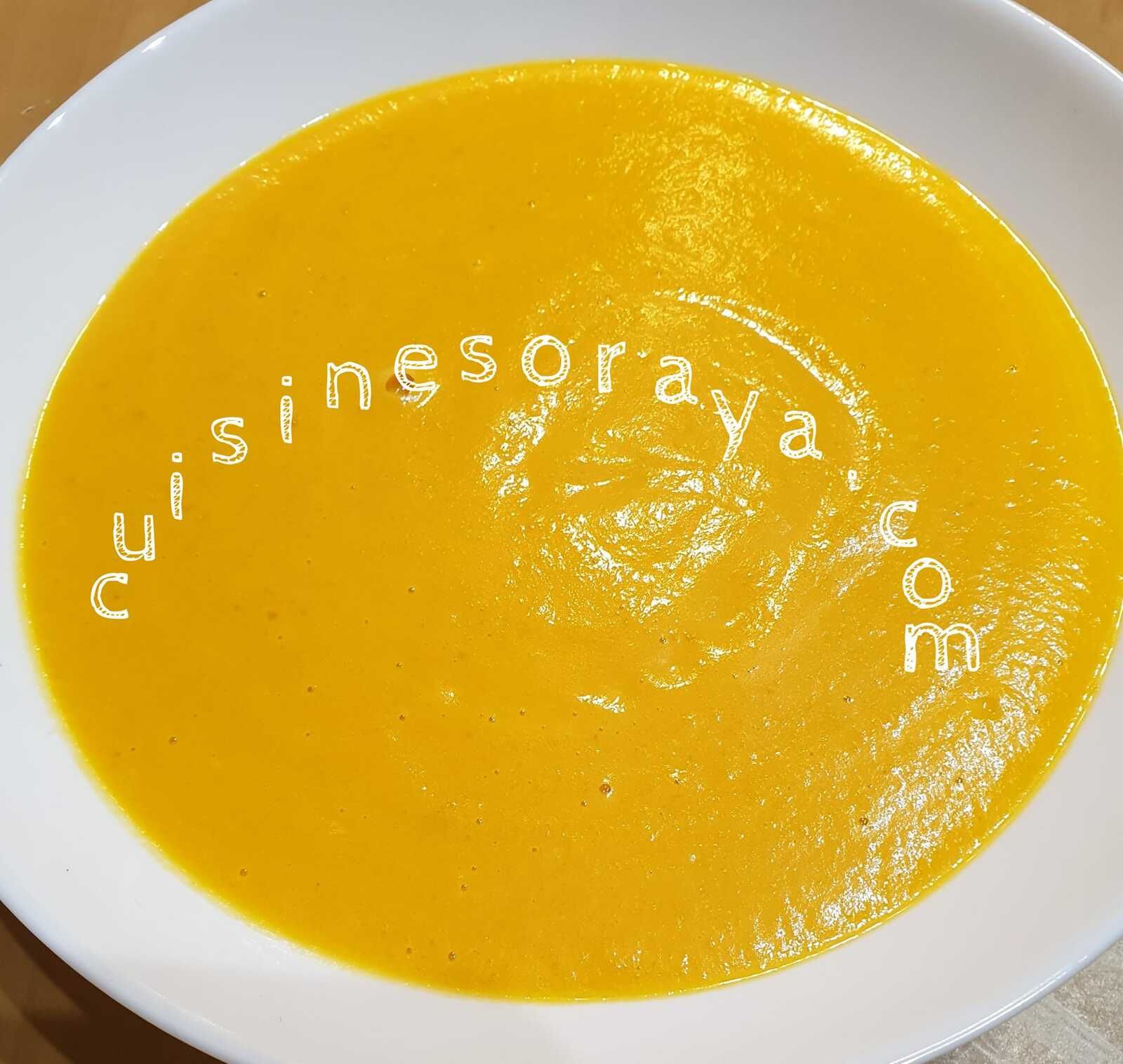 Velouté de patate douce et carotte au lait de coco