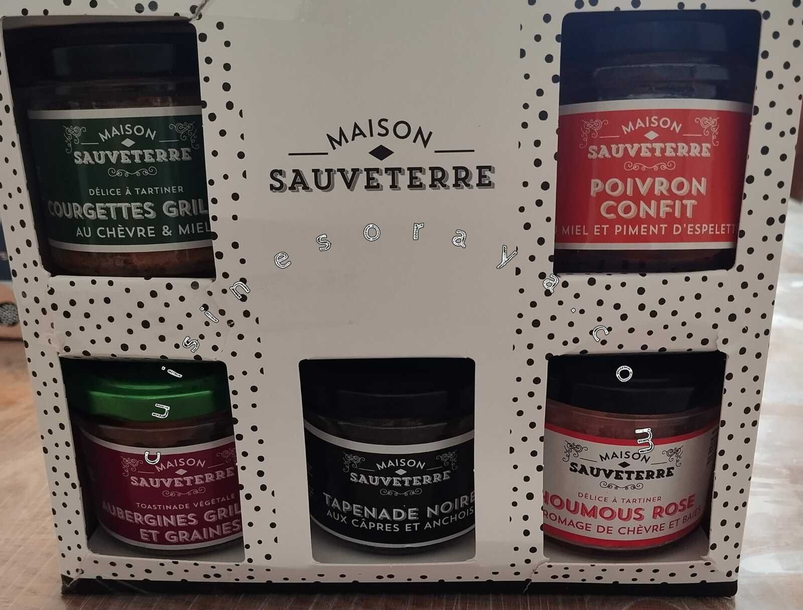 Mini toast concombre avec assortiment de 5 toastinades végétales