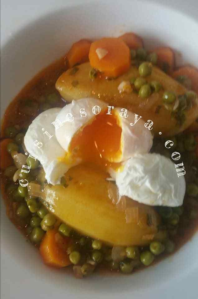Mijoté de petits-pois- carottes – pommes de terre aux oeufs pochés